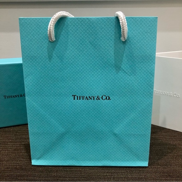 Authentic TIFFANY & Co. gift box gift bag set with original ribbon and envelope - Picture 5 of 8